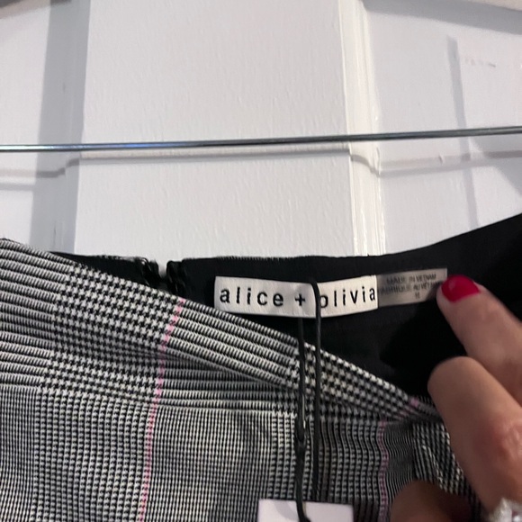 Alice + Olivia NWT Gray Asymmetrical Ruffle Skirt Size 10 - Picture 5 of 11